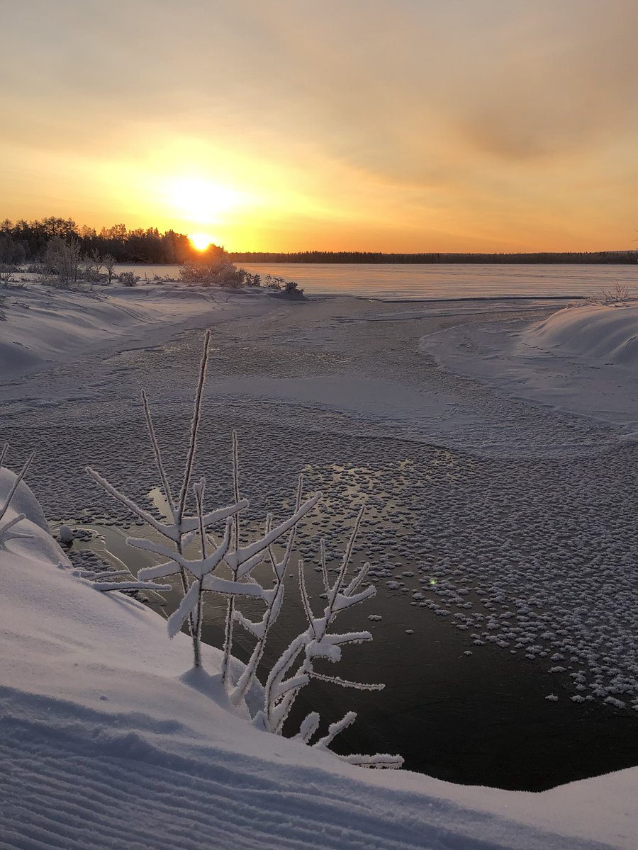 pmakipetaja's tweet photo. Normaali #talvisaa saapui hetkeksi Kuusamoon: pakkasta 25 astetta! #pakkanen #talvi #lumi #valo #aurinko #sunrise #Kuusamo https://t.co/XYvIP2Ik0A