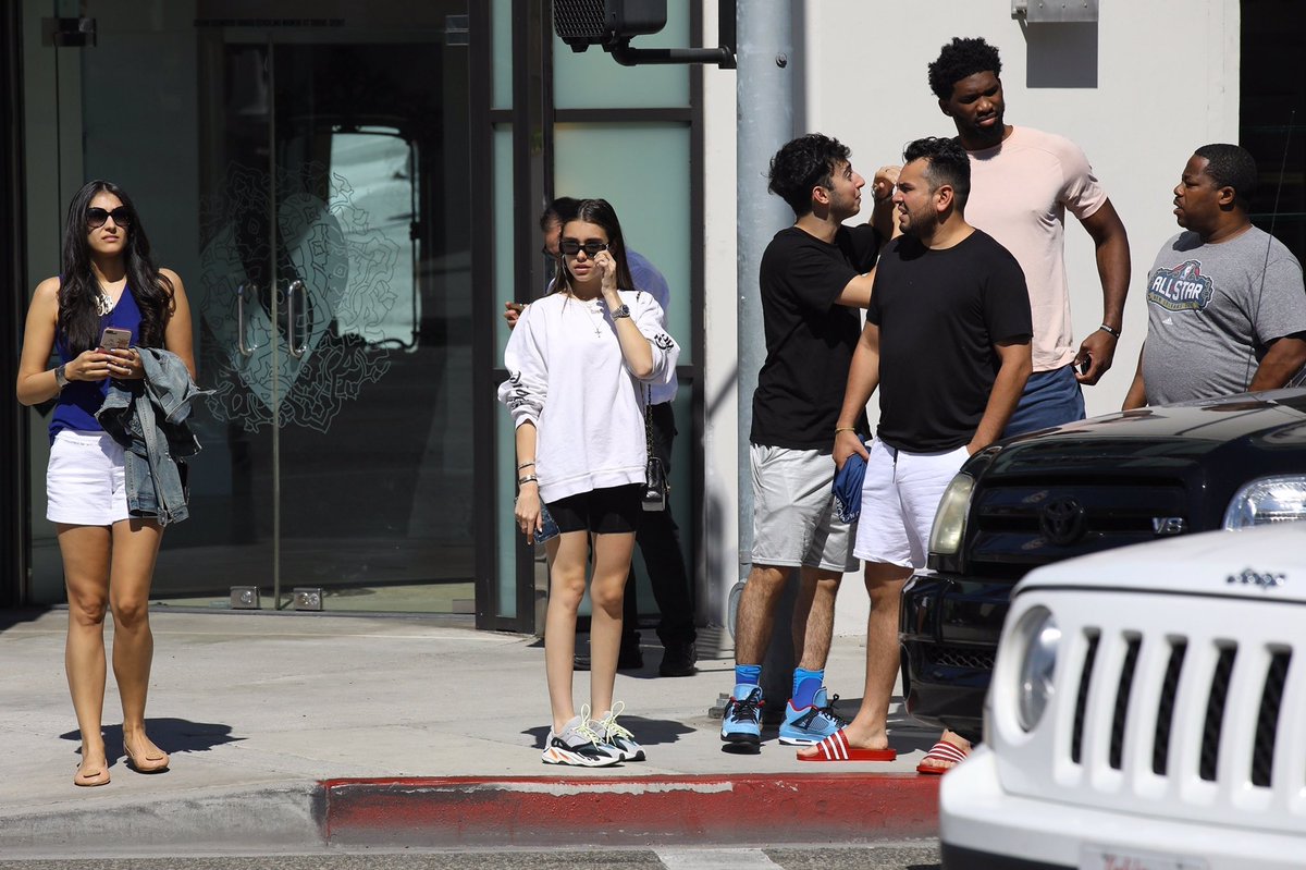 mbcandids's tweet photo. Madison Beer has a lunch date with friends in Beverly Hills (June 13, 2018) https://t.co/AEaCHVSYDx