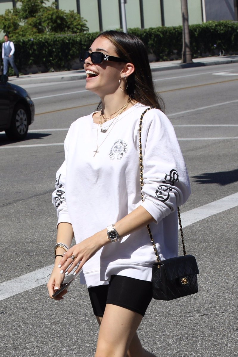 mbcandids's tweet photo. Madison Beer has a lunch date with friends in Beverly Hills (June 13, 2018) https://t.co/OUj6B8WcH6