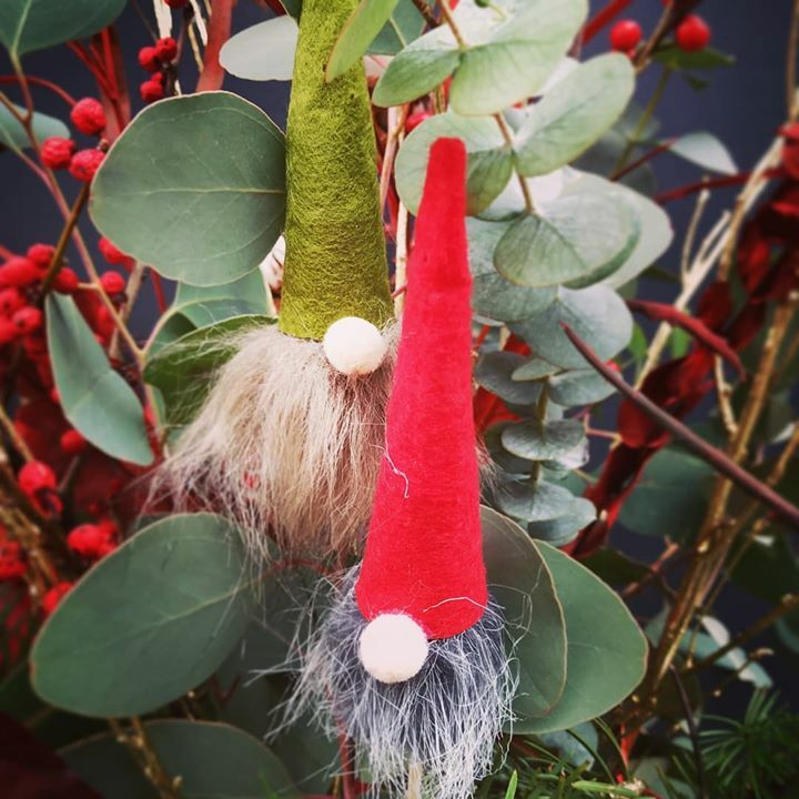 BelladonaDF's tweet photo. Los gnomos están donde menos lo esperas...🤫🎄🎄
.
.
.
#gnomo #adornosnavideños #adornos #eucalipto #natural #deco #instadecor #verde #art #composition #igersspain #decoracionnavideña #artesanal #instagood #shopping https://t.co/MTme9wV3rp