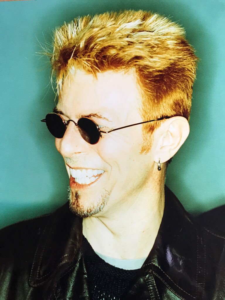marcrileydj's tweet photo. Today let’s think of  @DavidBowieReal ...and remember he told them to stick his offered knighthood up their arse... I am paraphrasing here...and not very eloquently... but you get my drift... https://t.co/L93asxJzqw