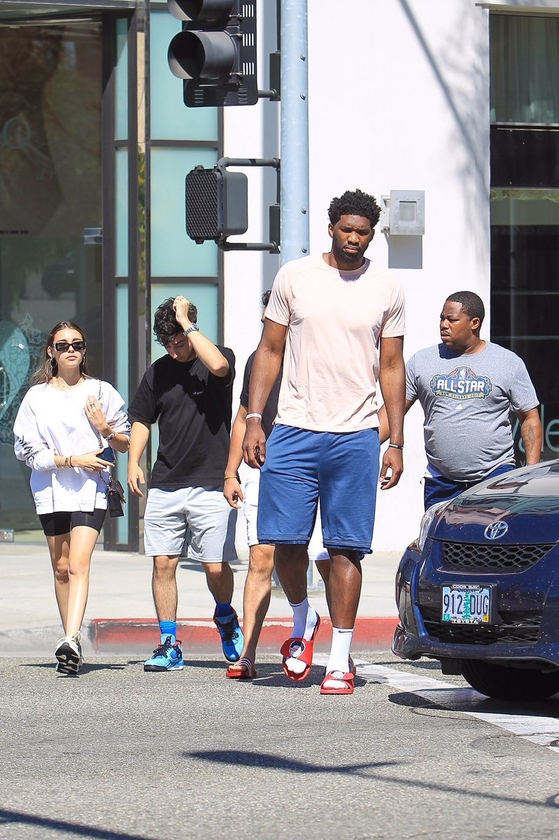 mbcandids's tweet photo. Madison Beer has a lunch date with friends in Beverly Hills (June 13, 2018) https://t.co/rIZhr3QI8i