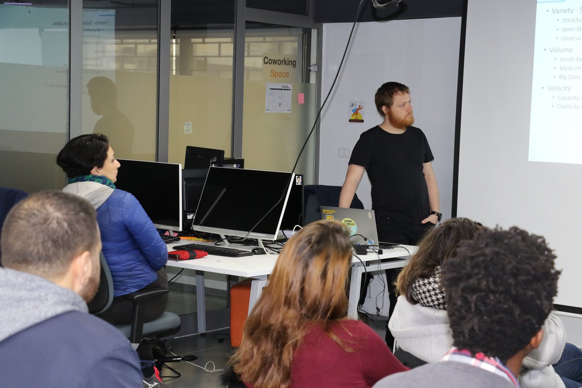 OrangeTN_Plus's tweet photo. #OrangeDeveloperCenter accueille le workshop “Microsoft Modern Datawarehouse Architecture”. La démonstration, animée par Charles-Henri SAUGET, MVP Data Platform et Anouar BEN ZAHRA, MVP A.I, est basée sur l’architecture #Azure de #Microsoft #OrangeDigitalCenter https://t.co/YxOzws7w8v