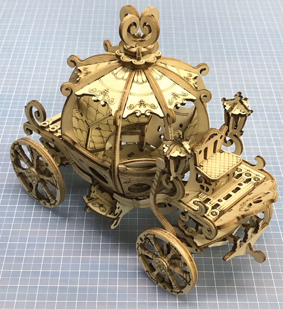 つくろう！3Dウッドパズル　馬車