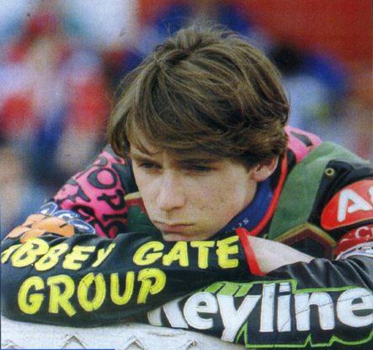 UprightSpeedway's tweet image. Never mind Lewis Hamilton and his 6 world titles. Mark Loram won the #FridayVoteOff #GrandFinal and has been overlooked in the #NewYearHonours 😠 #Fuming