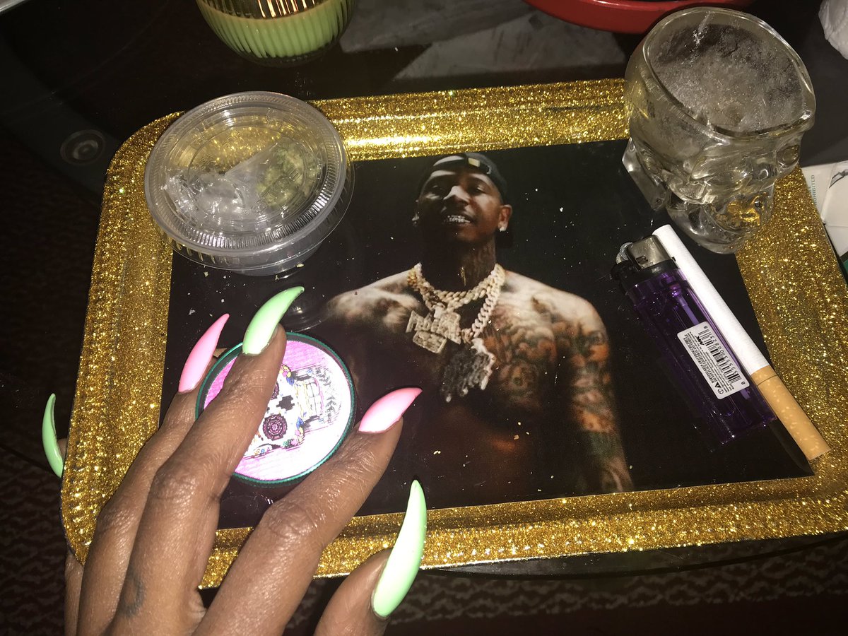 NeekaMz's tweet photo. @MoneyBaggYo 💨💨Now we can smoke together every day🖤🔥 https://t.co/50XcFzQi8v