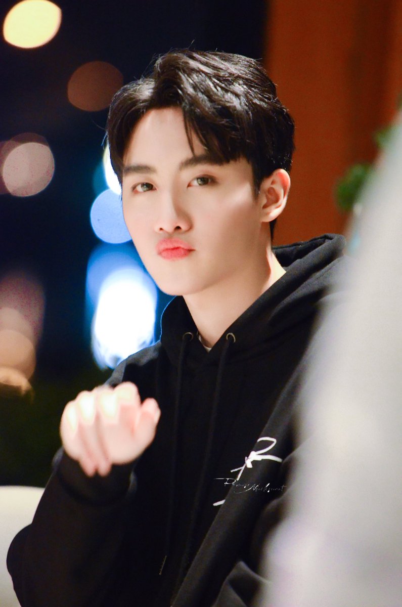 Promise_Siwat's tweet photo. @Mmarksiwat 

Kiss🖤啾啾

#หัวใจศิวัช 
#Merrykissmark https://t.co/8cRDU5NnkU