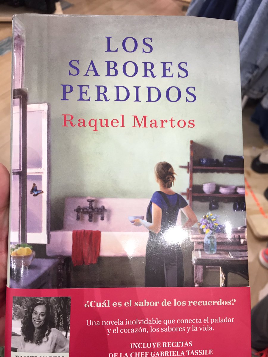 MerceSN's tweet photo. Mi autoregalo para estas navidades... #lossaboresperdidos @RaquelMartos no podía esperar a los reyes... https://t.co/hcn9LktlRA