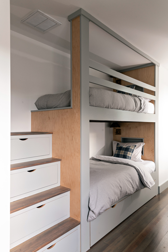 capeassociates's tweet image. Great guests deserve great sleeping arrangements!  Built-in bunk beds work on so many levels (pun intended).  #custombuilding #commitmentqualityintegrity #bunkbeds