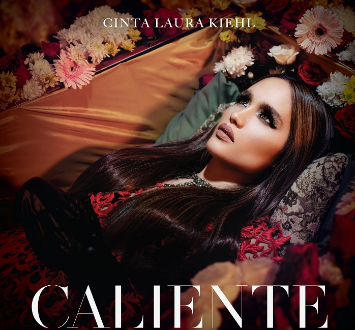 mmtcradiojogja's tweet photo. #OUT #NowPlaying Cinta Laura Kiehl - Caliente #ChartIndo #TopChart #SNOW https://t.co/wjXyHWaxi2