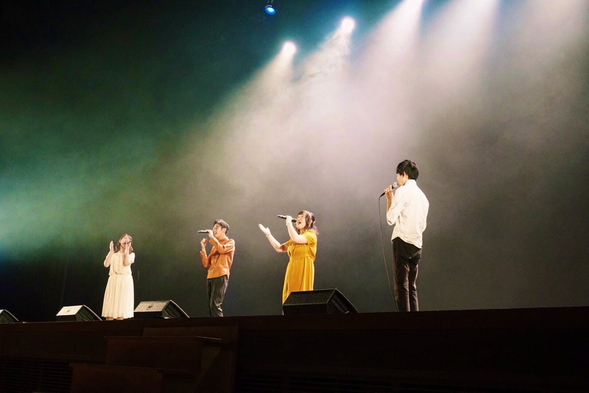dango_pde's tweet photo. 今年も残り僅かとなりましたが、いかがお過ごしでしょうか☃️？

先日だんご4兄妹は
PDE Circle Live2019"Clap!"に
出演させていただきました👏✨

会場いっぱいのお客様にお聴きいただき、幸せと感謝の気持ちで胸が熱くなる10分間となりました💐
ありがとうございました😊

それでは皆様良いお年を😌🍲 https://t.co/9yU2uF9PPN