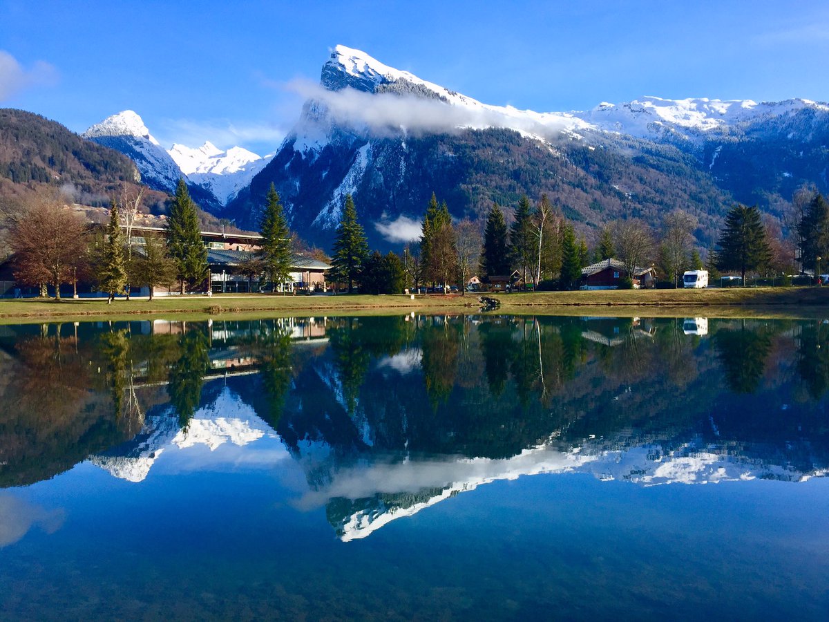 Balade autour du Lac aux Dames à #samoëns, je tombe sur cette vue parfaite 🤩
La montagne comme je l’aime 😍 

#savoiemontblanc #grandmassif #blogvoyage