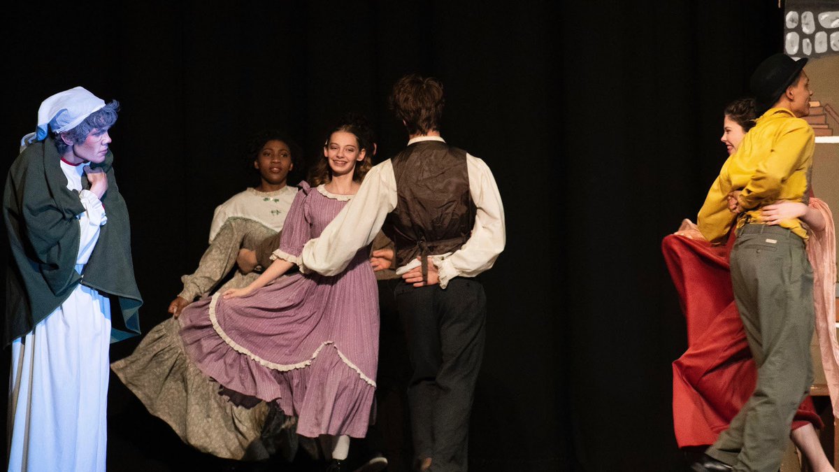 ntboswell's tweet photo. See this girl in purple, she’s my favorite girl in the world! She was amazing in Scrooge. Thanks to Deborah WAre Photography for these pics! https://t.co/xuifKbESGJ