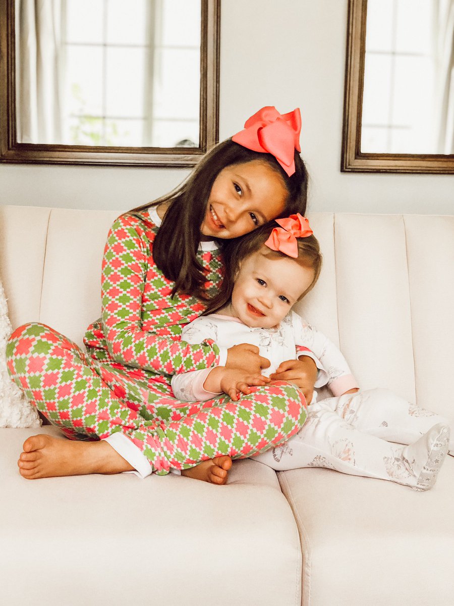 ryanndonahoe's tweet photo. Christmas break = pj’s all day, every day 💕 https://t.co/rRdK4uro1G