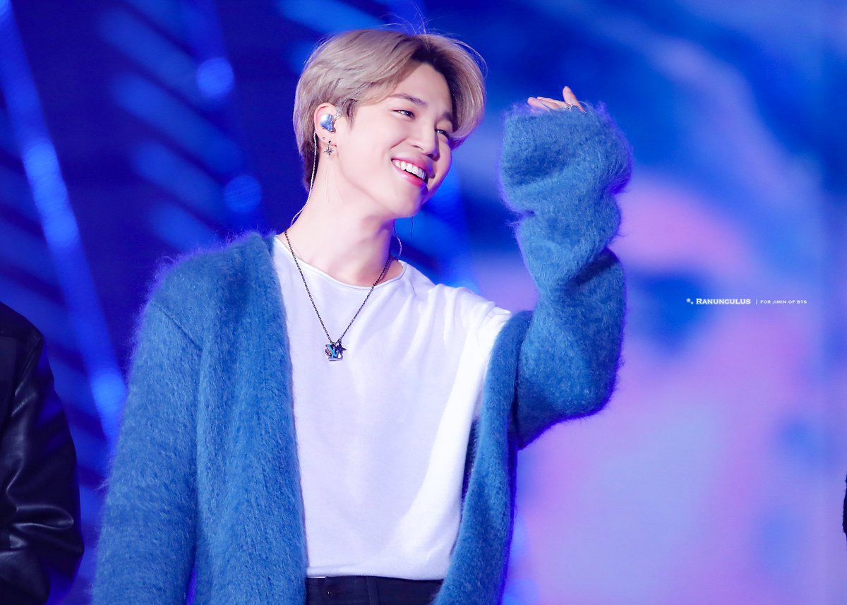 ranunculus1013's tweet photo. 191225 SBS #JIMIN #지민
@BTS_twt #방탄소년단 #BTS⁠

지민이 너무 예쁘고 아름다워 https://t.co/fvleptwXZt