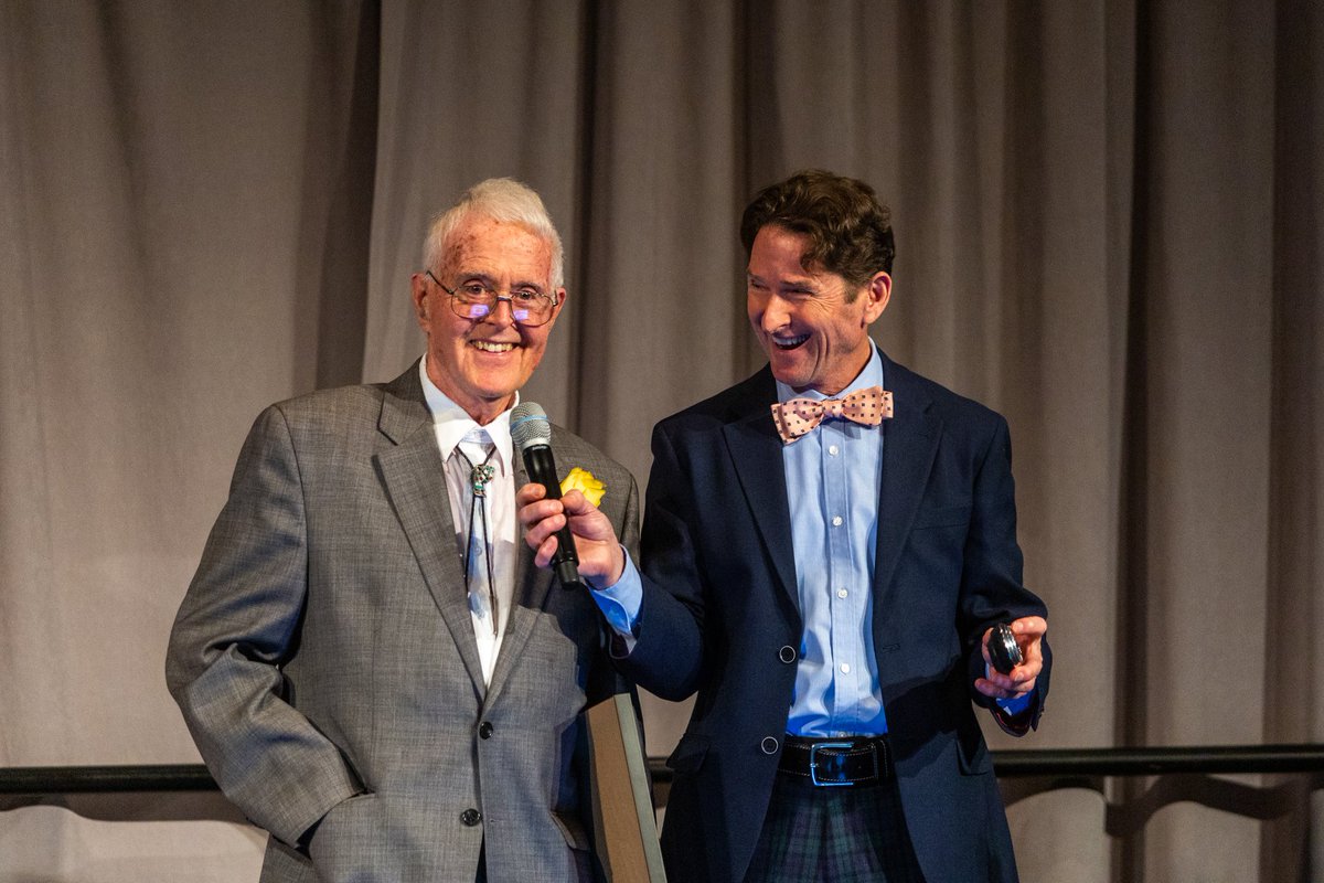 In 2018, one of our gracious volunteers, Bob Hill, received the honor from Senior Neighbors for his lifetime of service at 16 over 60 Gala.  “I enjoy what I do. Brookcrest is like home,” he said. Read more: ow.ly/nzRc50xi71C