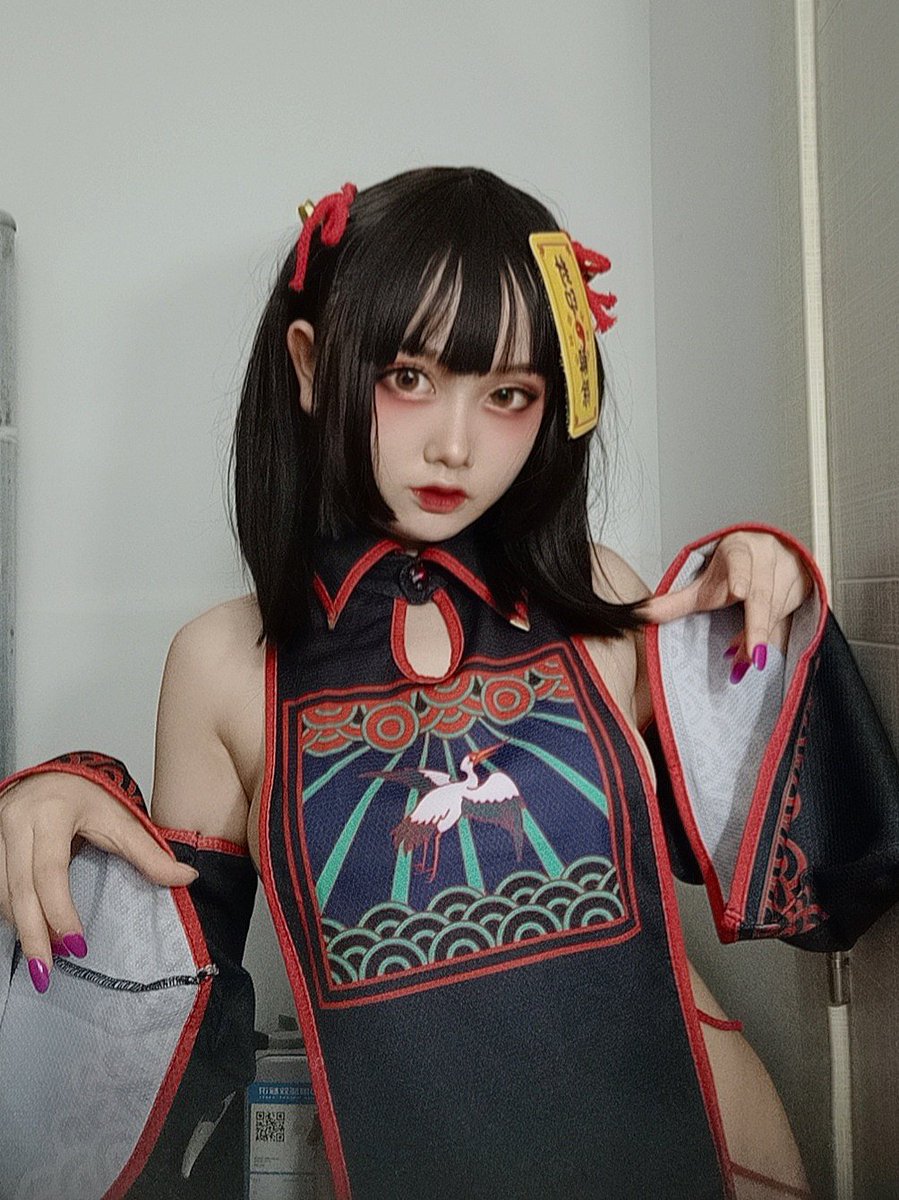 #僵尸服 #小僵尸 #侧乳 #病娇 #二次元 咬你一口～ https://t.co/Ci4VTM4eH4