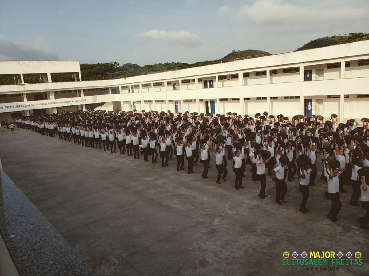 majorelitusalem's tweet photo. E na manhã do dia 26 de Dezembro os novos alunos chegaram no #cfap.
São 488 alunos que ingressam na 5a Cia "bravo", sejam bem vindos a esse solo sagrado!
Vibrem.... vibrem....vibrem  #cfap #pmerj_oficial #servireproteger #valorizequemteprotege #cfsd2019 #recrutamento #gratidao https://t.co/xFqzoVRLcV