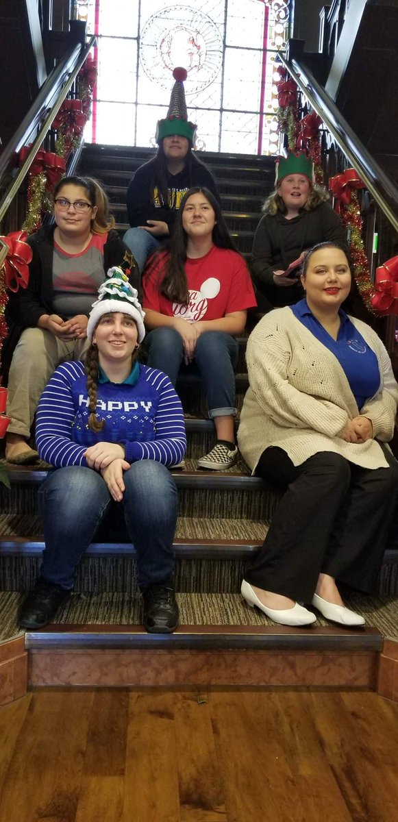 CARainbowGirls's tweet photo. Unity Assembly treated the residents of the Union City Masonic Home to Christmas Carols.
.
#service #caroling #holidays #sisters #friends #weekendvibes #singing #caiorg #iorg #whyirainbow #christmas https://t.co/1e8sdAF4lc