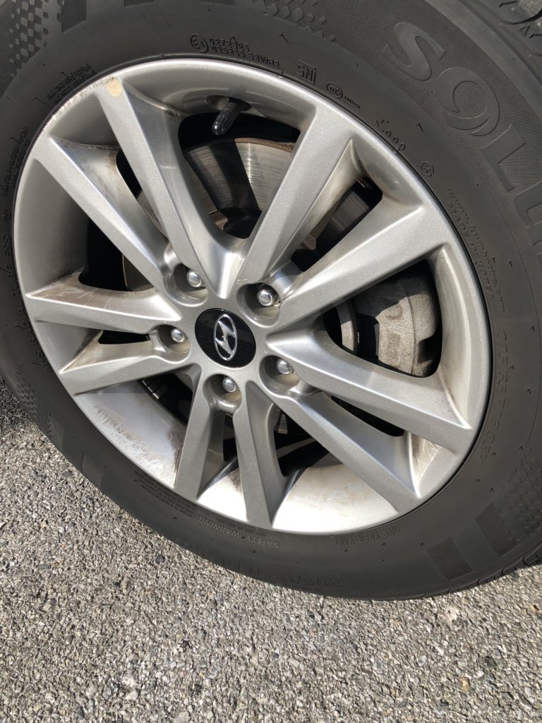 cwest369's tweet photo. Not cool @cantoncarwash!!! I paid extra to get my rims cleaned...😠😤also recommended my fiancé to get the interior &amp; exterior clean and they didn’t even dust his dashboard and control center. Not happy, not impressed! https://t.co/9lLIisAYWS