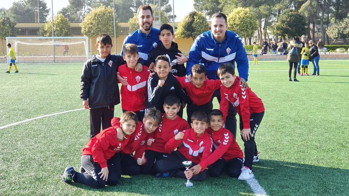 UEAlcudia's tweet image. 🏆 El Benjamí "A" s'ha proclamat campió del Torneig Benèfic d'Algemesí en una jornada de FUTBOL TOTAL per part dels nostres ⚽💥

🎉🎉🎉 ENHORABONA, CAMPIONS 👏👏👏

Sou ORGULL ROIG-I-BLANC 🤗

💘 Amunt BENJAMÍ "A", Amunt L'ALCÚDIA 🇦🇹
