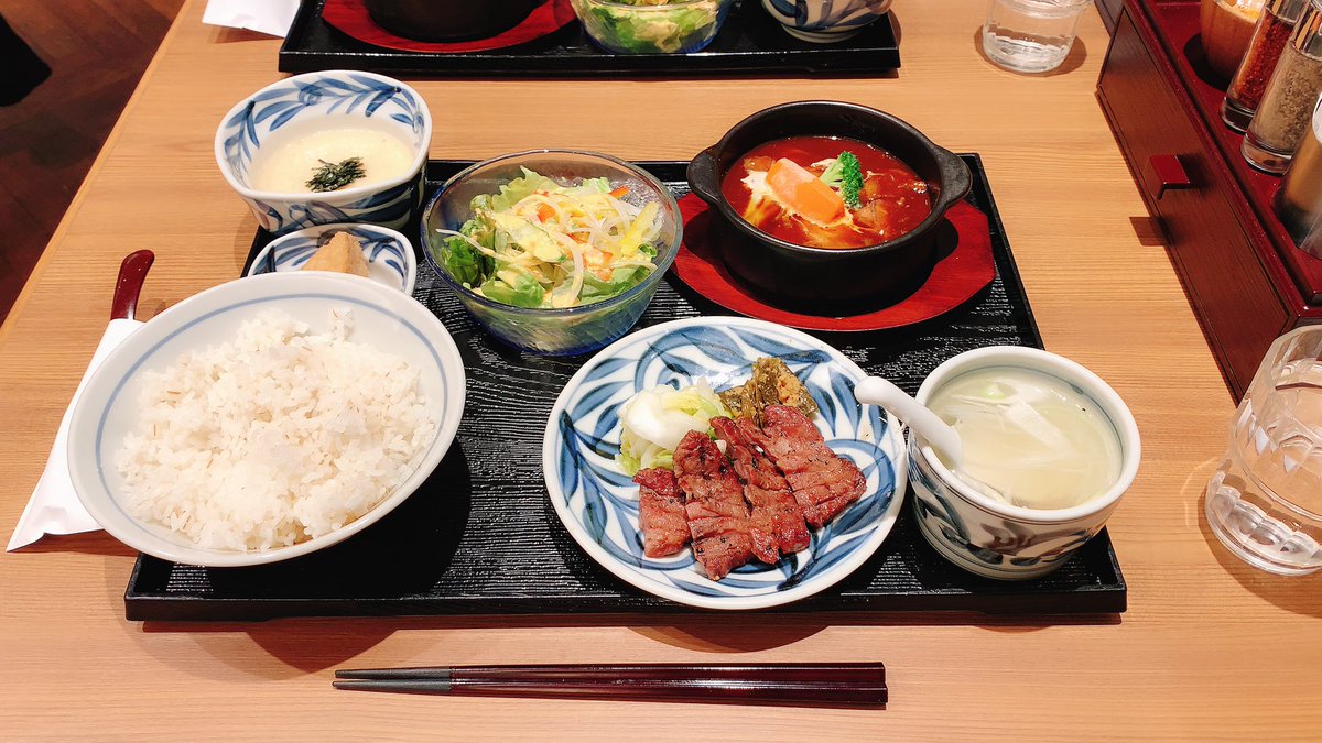 聖地巡礼した後浦和観光しまくって帰りに牛タン食べてもぐコロ買った〜!! 