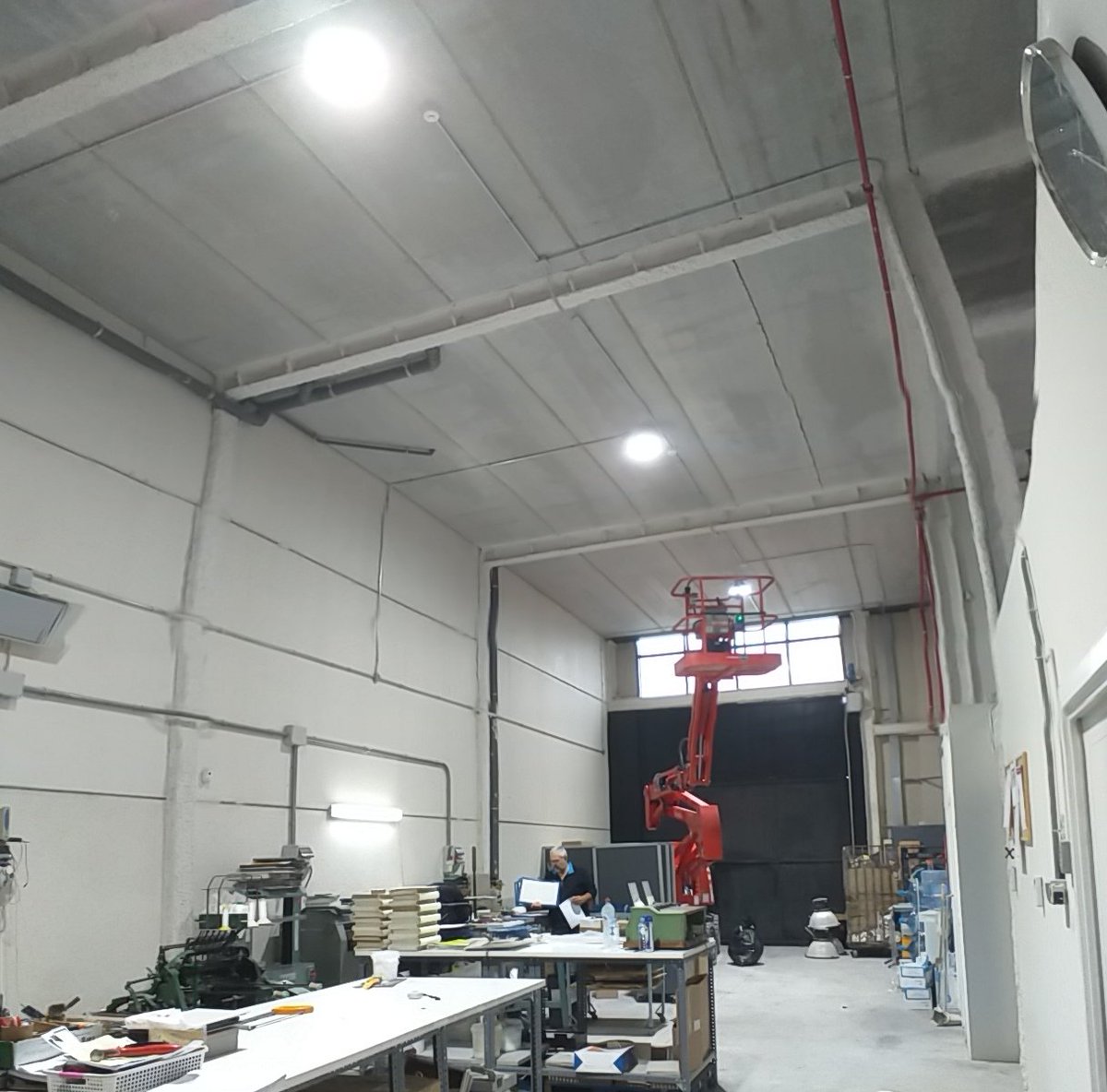 styledpro's tweet image. Según la actividad en esta nave industrial, hemos instalado la #iluminación #led más adecuada.