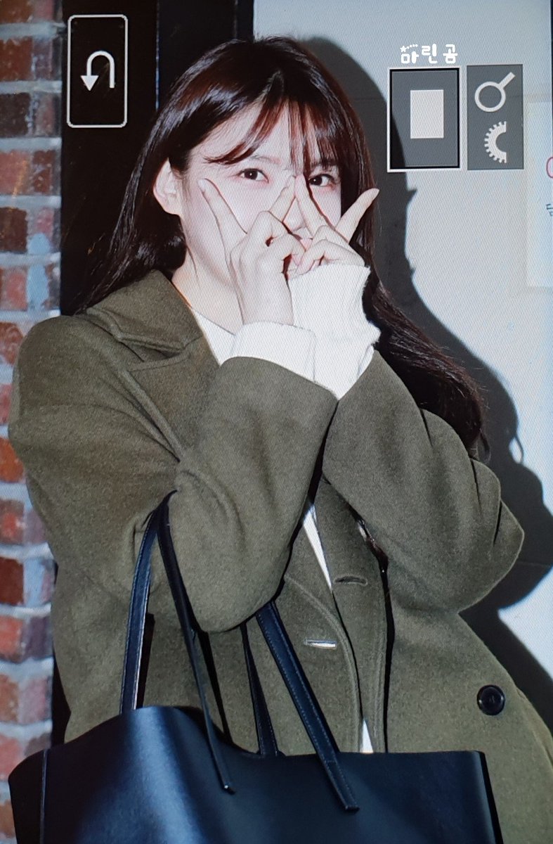 Marin_GomEda's tweet photo. 191228 연극 #우리집에왜왔니 퇴근 프리뷰

오늘도 수고많이했어 내년에보자 ㅋㅋ 몇일안남았네.
#구구단 #gugudan #나영 #김나영 https://t.co/xlUZjYEYHQ