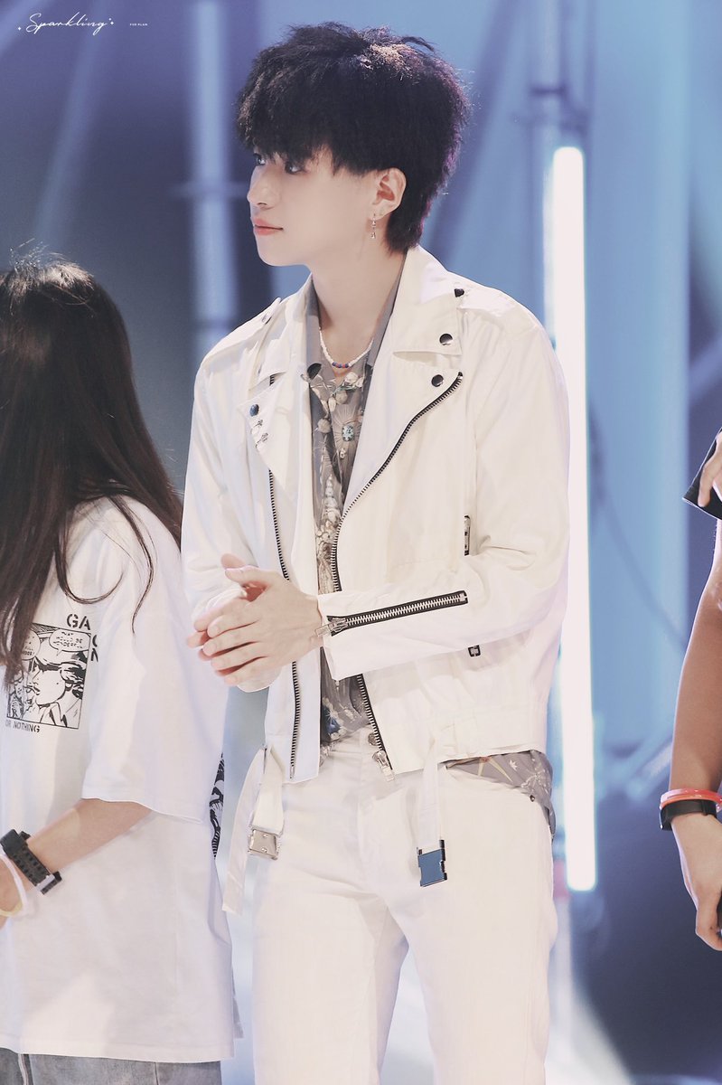 SparklingPlan's tweet photo. 「191228」Galaxy A Fan Fest

“对你何止 这一句喜欢”

@bplannnnn 
#คนของแปลน
#PlanRathavit
#TEMPT
 #GalaxyAxTEMPT https://t.co/yrddr1zURA