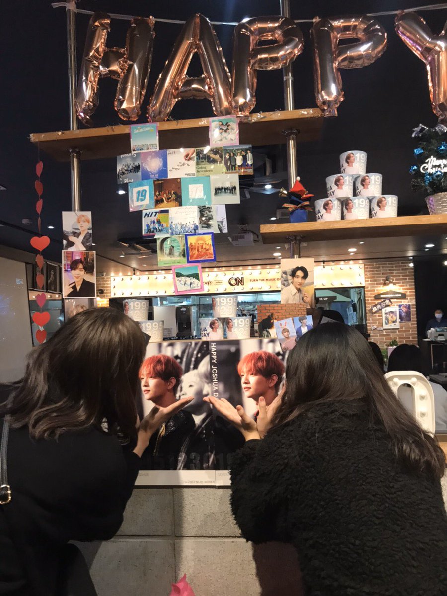 KSY_anoko's tweet photo. 今日はきなちゃんとさんりちゃんと妖怪の忘年会しました😆
会った時の挨拶は久しぶり〜！なのに3人ともお互いに全然久しぶりではないのが無理😅💦💦💦
たくさんおしゃべりしてホンとにホンとに楽しかった🥺❤️
気付いたらどげみの女に囲まれてるね👐🏻
今年もたくさんお世話になりました☺️
よいお年を〜💫 https://t.co/HMwyYnd5Kb