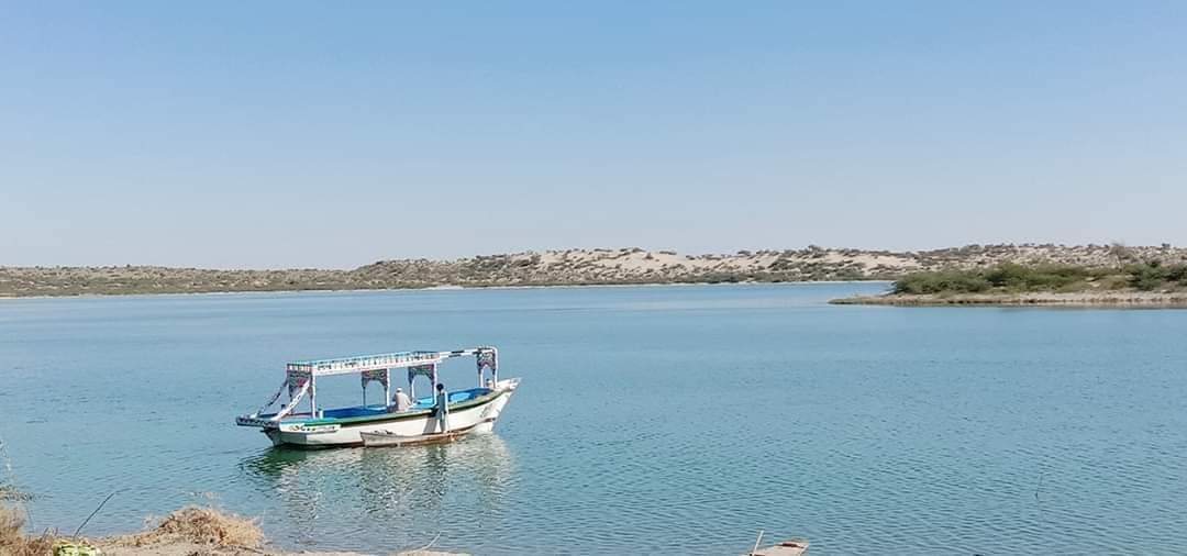 haleemsomro's tweet photo. Translation of the vision of PPP chairman @BBhuttoZardari to promote Tourism. After developing resort Sindh Minister 4 Culture &amp; Tourism @sardarshah1 provided boat (40+cap) 4 the tourists of #Kalankar lake which is one of the beautiful lakes located in sand dunes of Sanghar dist. https://t.co/qNHIAmYhUU
