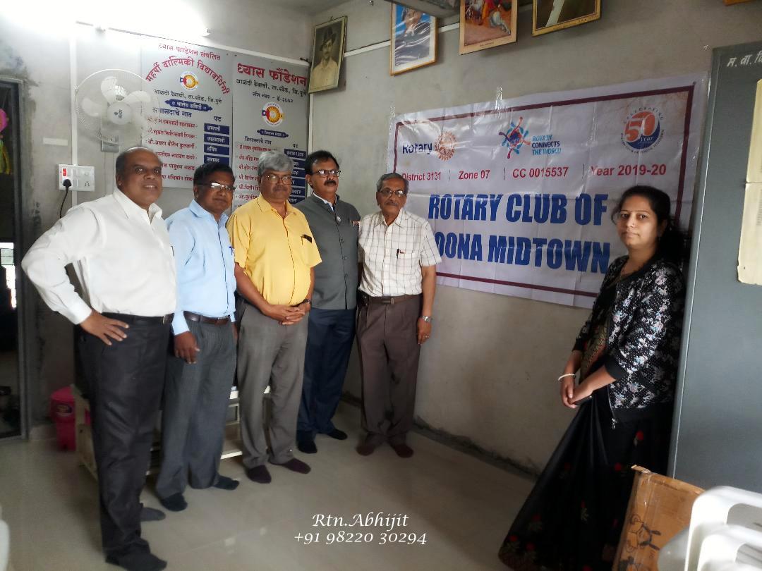 RCPoonaMidtown's tweet photo. Today we handed over Computer &amp; books to "Maharshi Walmiki Vidyavardhini" school. resident Sachin. PP Mahindrabhai. IPP Rajesh VP Parag &amp; Rtn. Sanjay, were present to grace the occasion. Thank you Gentlemen, Thnx to Sameer Tilak for generous donation and AG Rajkumar for your help https://t.co/30ZqHq84OP