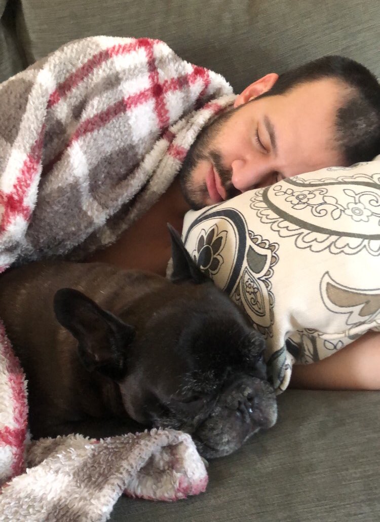 _Pierre21's tweet image. Morning snuggles with daddy.