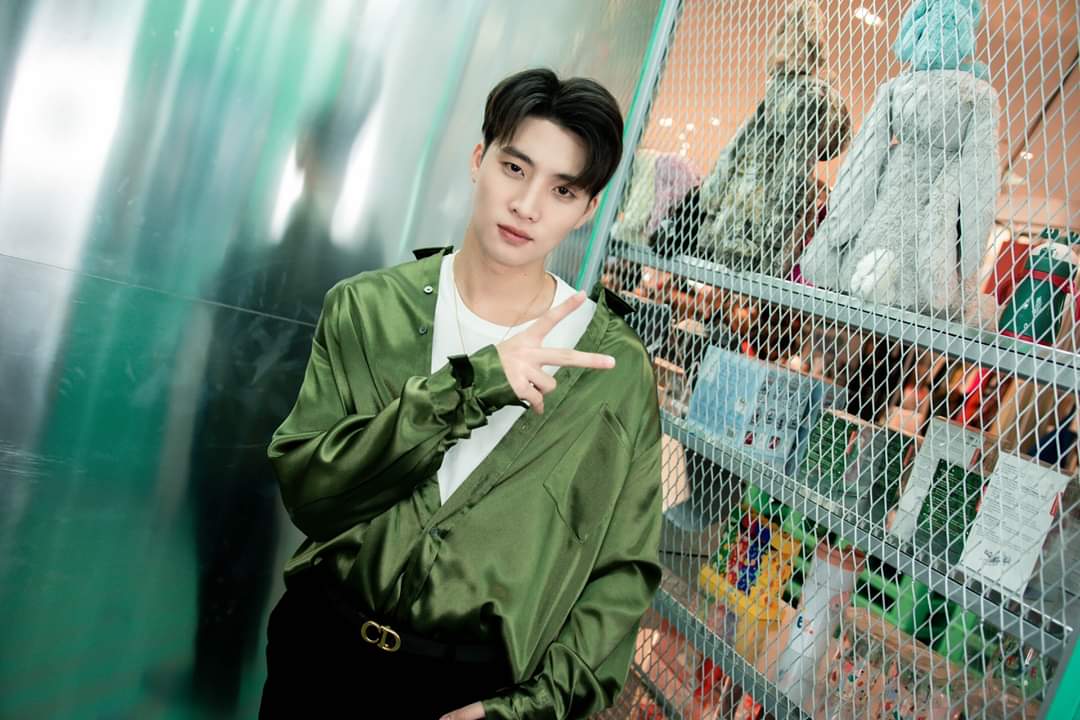 LBCNewss's tweet photo. 📸 ภาพบรรยากาศกิจกรรมสุดพิเศษจาก
'มีน พิรวิชญ์' #m34nismind
พร้อมส่งต่อความสุขแบบใกล้ชิด
ด้วยการร้องเพลงและบริการถ่ายภาพ GIF[T] SERVICE
หรือ บริการเปลี่ยนคำอวยพรเป็นภาพเคลื่อนไหวที่ออกแบบได้สไตล์คุณ
Cr : paragondepartmentstore
#ParagonGiftStore
#HappinessDelivery #m34nismindxPGS https://t.co/80cqIeBwvs