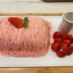 【Seoul Cafe】とろける「糸かき氷ストロベリー」糸巻状になった新感覚かき氷スイーツ!!!