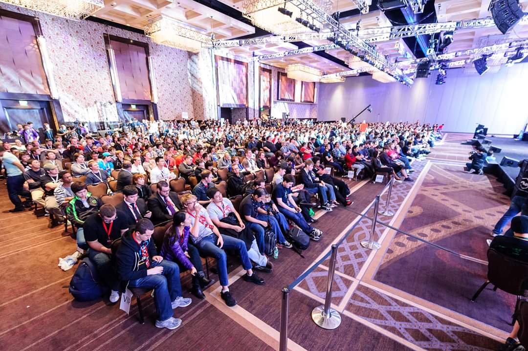 Jorosar's tweet photo. 7 years ago earlier this month, where I was the only caster from Europe at the #IPL5 talent search competition, and also my first NA event. This I think was is waiting for the grand finals to begin. Sat second row next to @KevinKnocke.
I love esports :) https://t.co/5iTMRLi7Kg