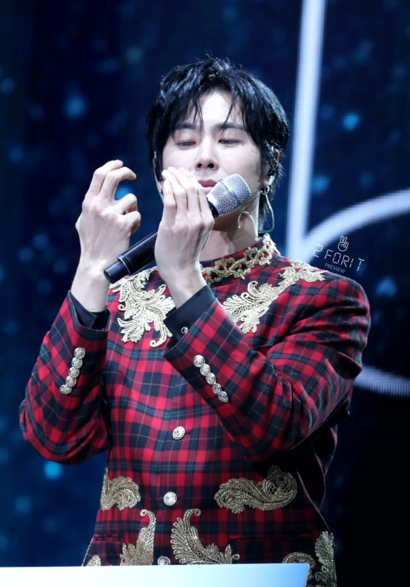 2for1T's tweet photo. 191228 The Starry Night with Cassiopeia
정윤호가 깨물 하트 하는 방법😍
#동방신기 #유노윤호 #정윤호 #yunho #ユノ #ユンホ #東方神起 #TVXQ https://t.co/ZtlolCLOOY