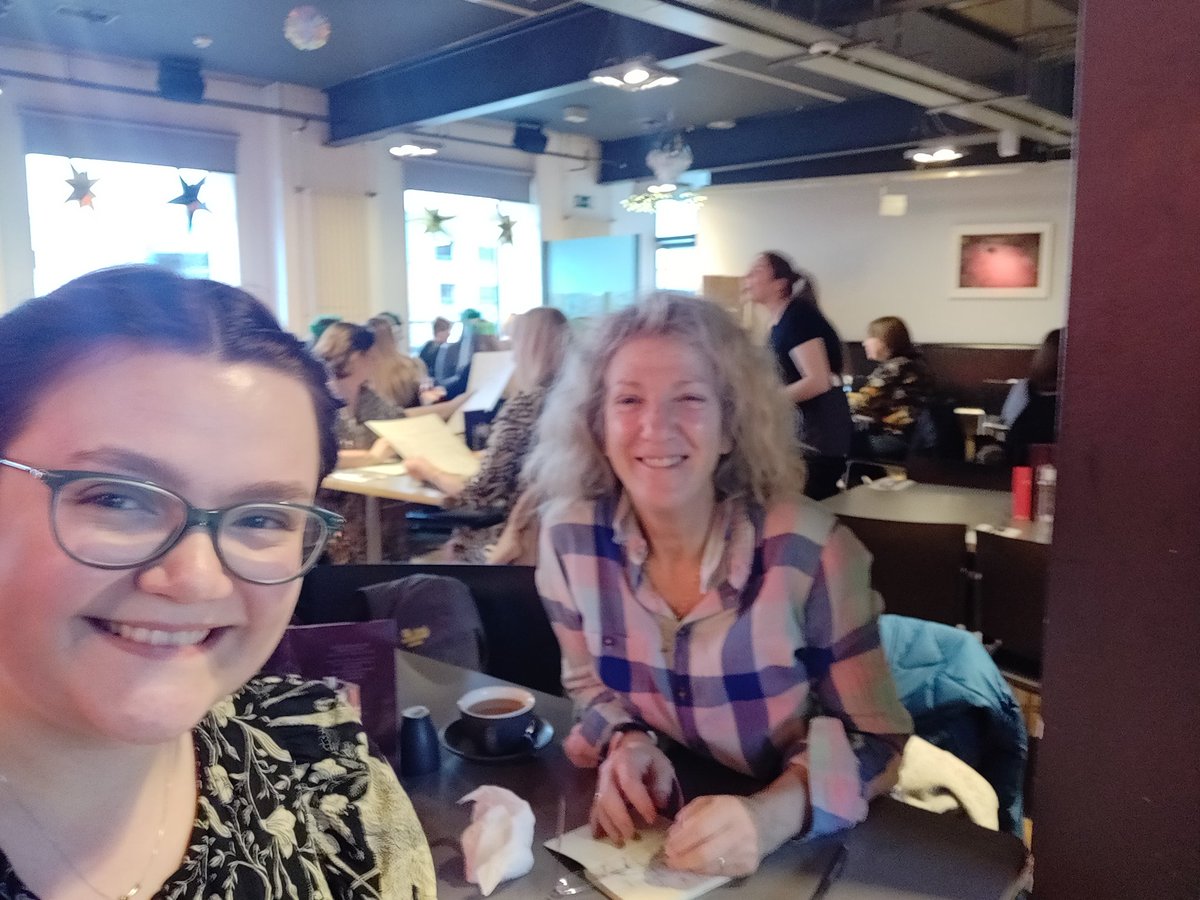 AnnePeart3's tweet photo. Meeting up with Gail Pallin to do a testimonial for @CallQ14! https://t.co/wLND06WCUe