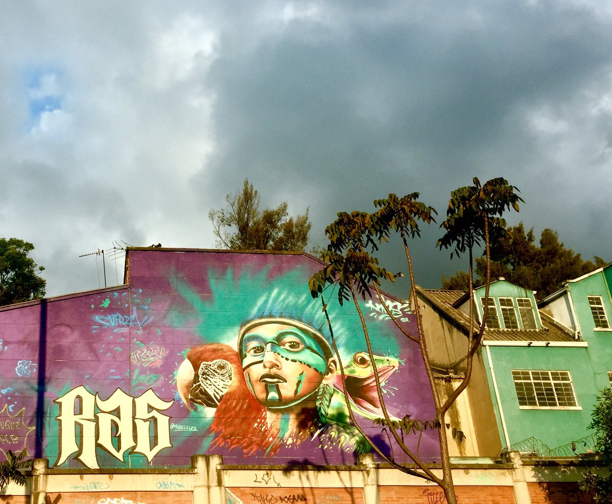 alejandroangel's tweet photo. Indígena. Animales. Cielo. 

#Graffiti #UrbanArt #Bogotá  #streetart #ElCentroDoc https://t.co/2NYDgm2a1F