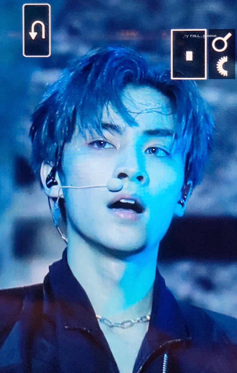 FallIn0808's tweet photo. 191228 深圳FM
💚💚💚
#샤오쥔 #WayV  #肖俊 #XIAOJUN  #WayV_XIAOJUN https://t.co/38eX84QvVT