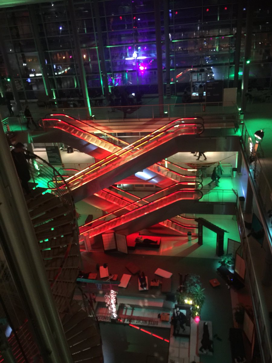 wecreate_world's tweet photo. @BjoernBloss & @wecreateio auf dem #36c3 CCC-Kongress. Hoffentlich bleibt er bei uns in Leipzig ;) #wecreate #wecreatetogether https://t.co/znXgA82LOx