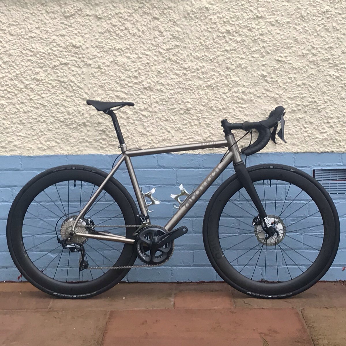 A L B A N N A C H tweet media