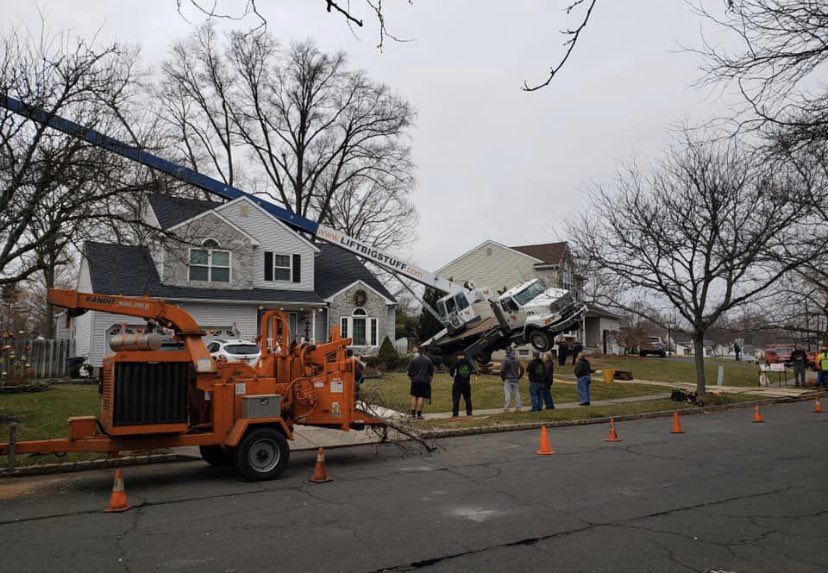This is why #safecranelanguage is important for your #community #operatingengineers #local825 have the #ability &amp; #training to do the job #safely please be sure the #equipmentoperators are #Professionals #iuoe825 #keephudsonunion #SafetyFirst #craneoperations #commitment #safety
