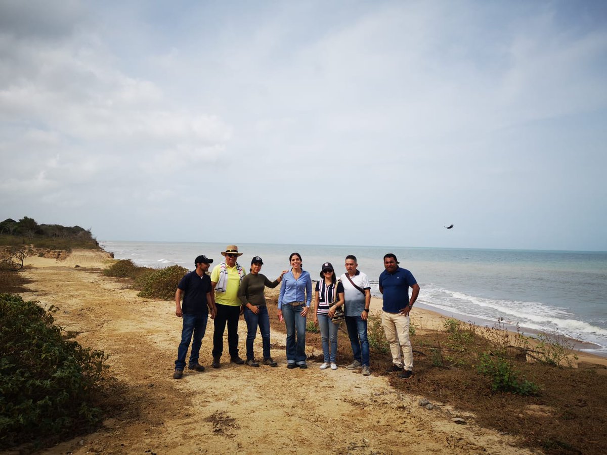 grupoinnova7's tweet photo. El equipo técnico de innova 7 visitó  el predio en Riohacha para  garantizar las condiciones del terreno para la construcción de nuestro futuro proyecto OASIS #Riohacha #grupoinnova7 #construcción #proyecto #arquitectura https://t.co/yxey2uacoy