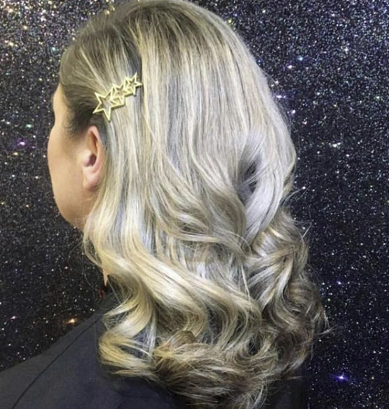 honeycombwirral's tweet photo. NYE party hair inspo ✨
.
Accessories have been a MASSIVE trend this year, and are perfect for adding a touch of glamour to any hairstyle 😍
.
.
#honeycomb #beehairhappy #nye #hairinspo #inspo #newyear #hairstylist #hairstyles #wella #wellapro #hair https://t.co/RRbtwxf9qe