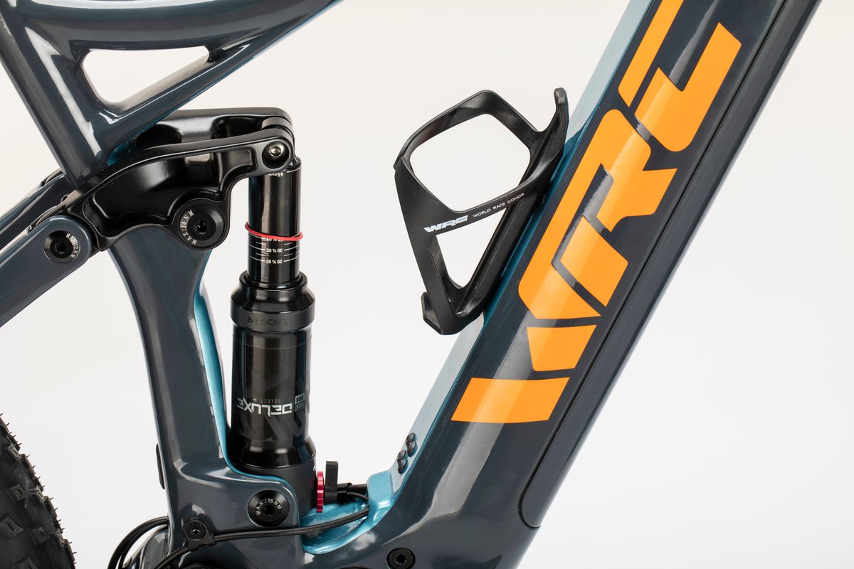 ConorBikes's tweet photo. No seas inocente y no te dejes engañar, para que pagar más dinero por una ebike más pesada y peor montada que nuestra WRC E10? Menos de 20 kg, cuadro completo de carbono, 12 velocidades, motor E8000 de Shimano, suspensiones Rock Shox, tija telescópica, frenos de 4 pistones #ebike https://t.co/xx3mw07Ez5