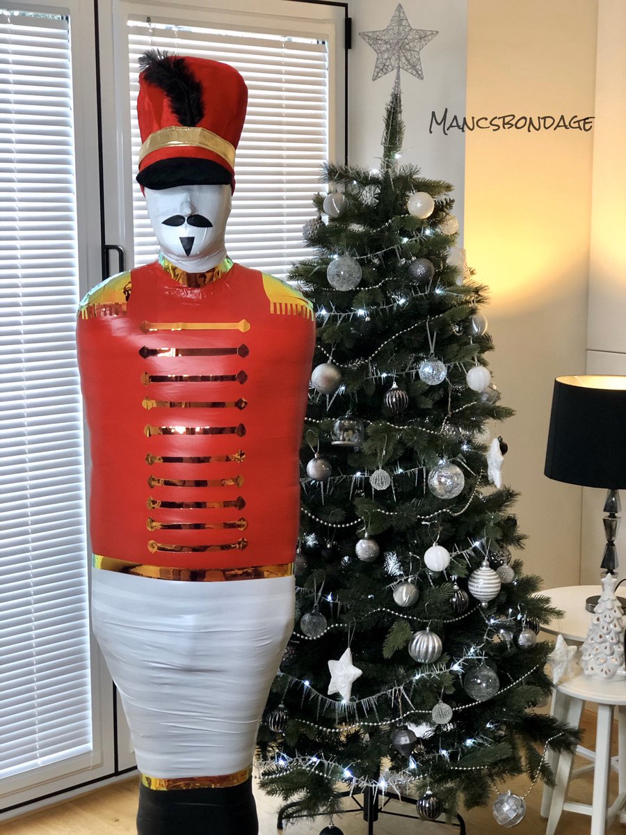 mancsbondage's tweet photo. A little bit of last minute festive #bondage with this #bdsm mummification #fetish #fetishphotography

💂🏻‍♂️: @RubberNorthLad https://t.co/ai5EF63p6b
