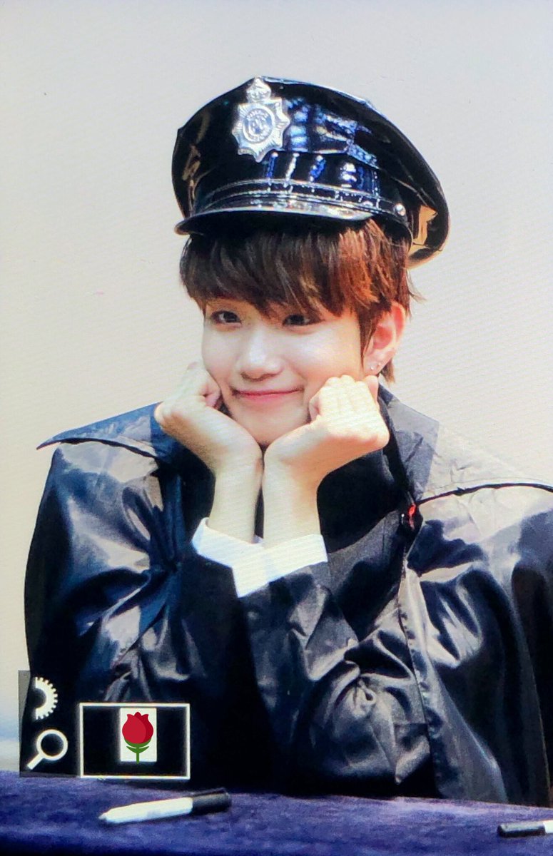 20021002_com's tweet photo. 191228 팬싸 preview

너무 오랜만이얌 보고싶었어ㅓ🥰

@jflo_newkidd #뉴키드 #우철 #우철왕자님 #newkidd #Woochul #COME https://t.co/bJmdO6iB4s