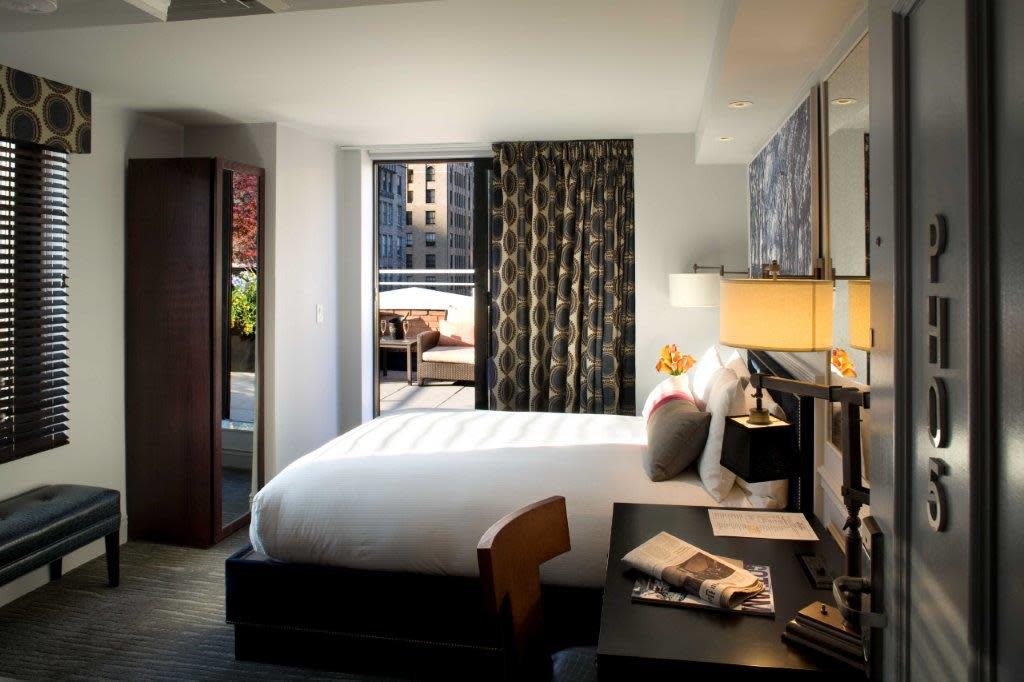 therogerny's tweet photo. Take in a unique view of the city from our Terrace Room. 🏙

#MeetRoger https://t.co/1BpedmJV7h