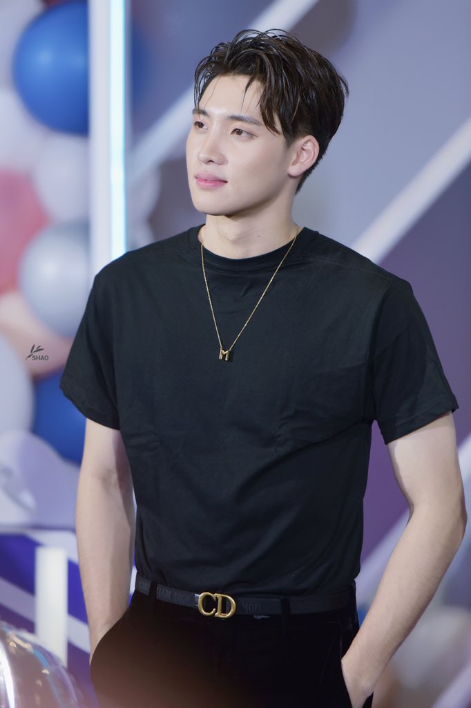 SHAOatAM's tweet photo. 我不管，就是一模一样！

#GalaxyAxTEMPT #GalaxyAFanFestxUltimateTroop 
#2wish
#คนของแปลน
#MeanPhiravich https://t.co/WeVzKIpFoj